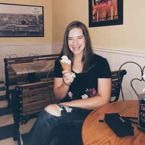 Meet your Posher, Emma